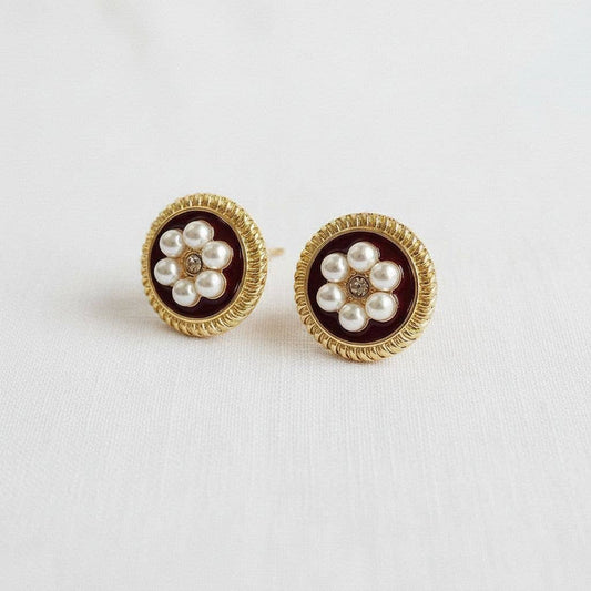 Chic Vintage Floral Stud Earrings
