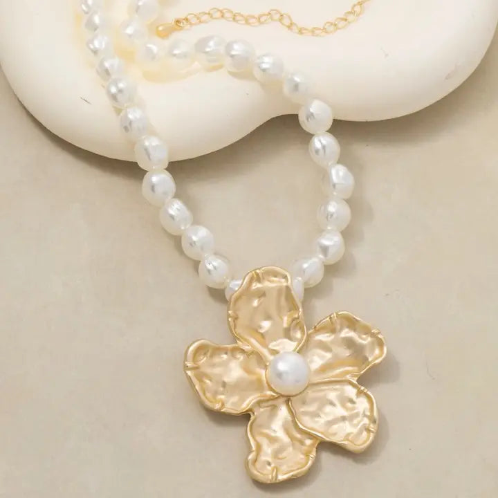 Pearl Beaded Flower Necklace
