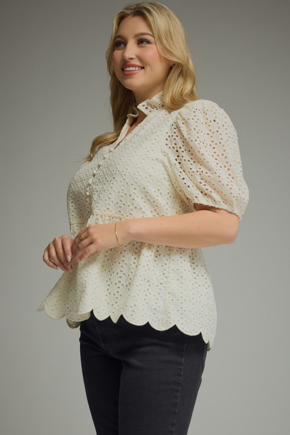 Curvy Eyelet Embroidery Top- Cream