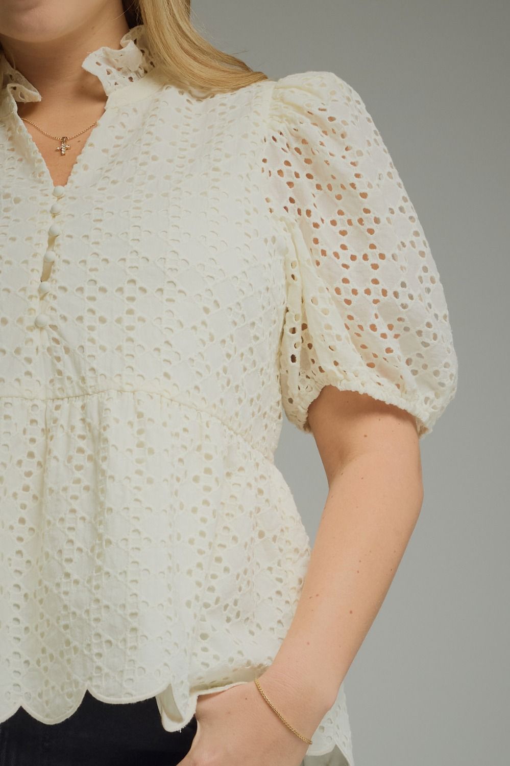 Curvy Eyelet Embroidery Top- Cream