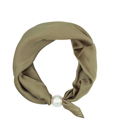 Accented Pearl Scarf Choker