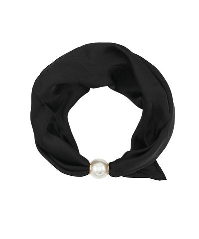 Accented Pearl Scarf Choker
