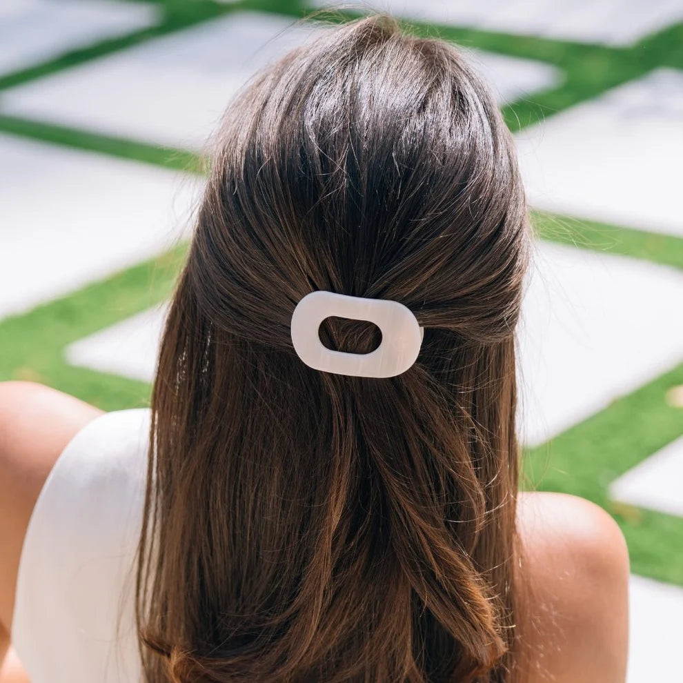Flat Round Clip Tiny-Almond Beige