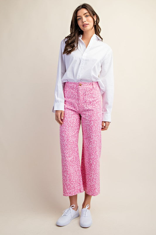 Ankle Cropped Summer Pants In A Leopard Print