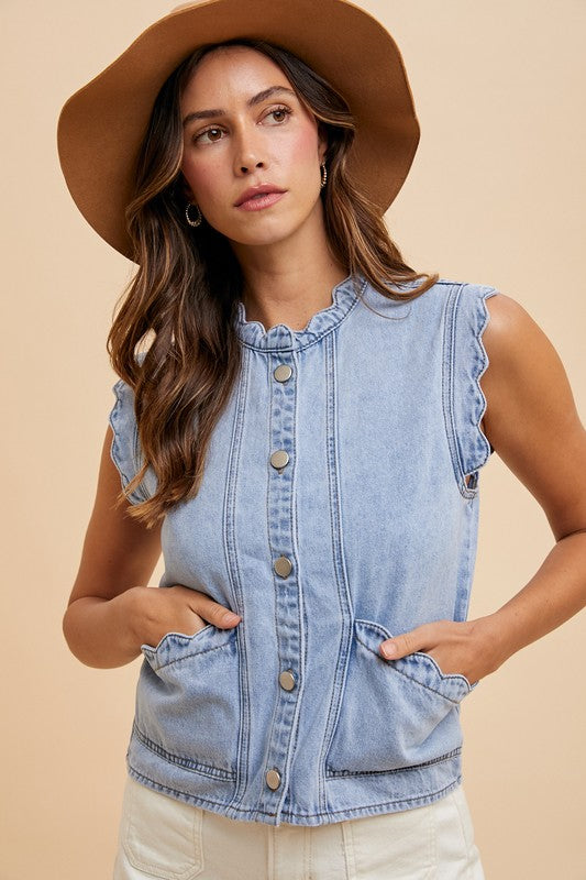Scallop Edge Detailed Denim Crop Vest