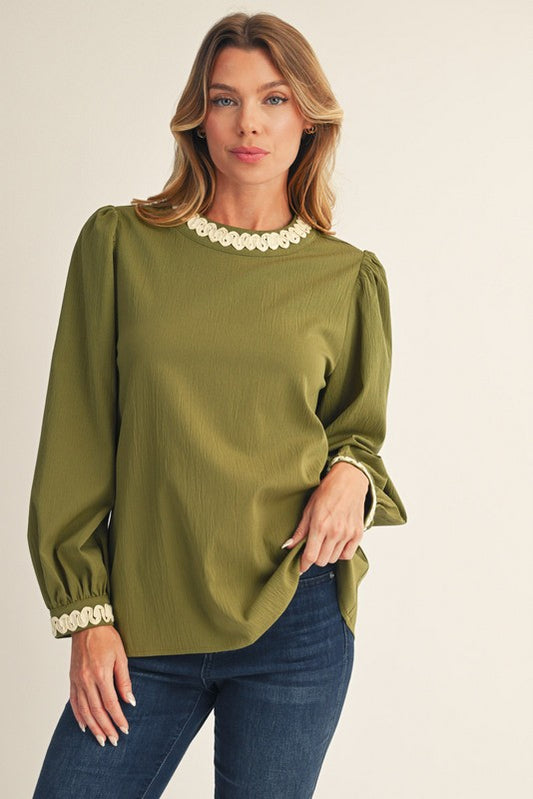 Trim Accent Crinkled Top