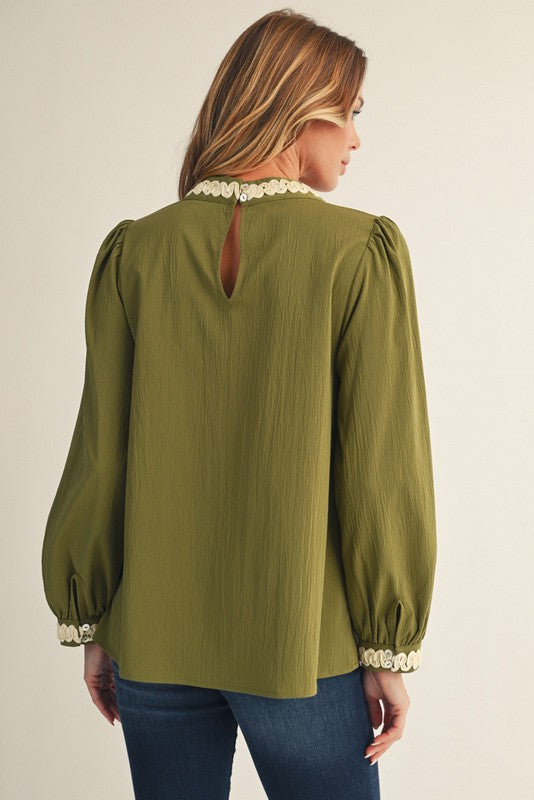 Trim Accent Crinkled Top