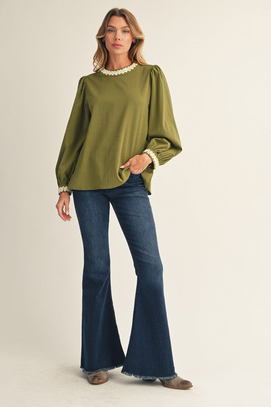 Trim Accent Crinkled Top