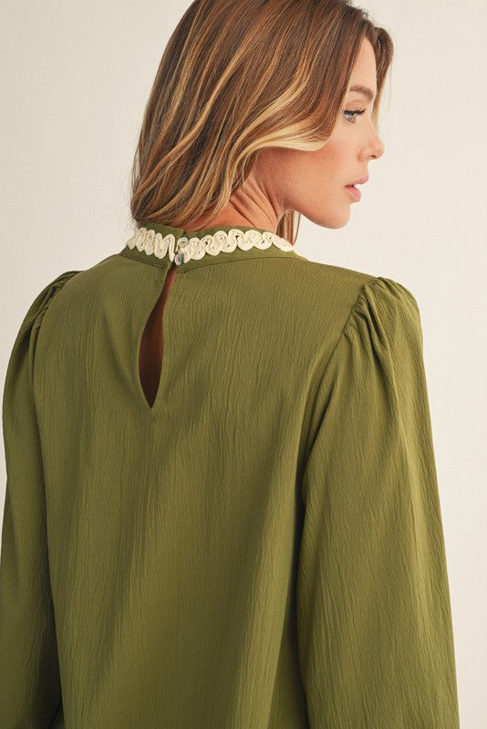 Trim Accent Crinkled Top