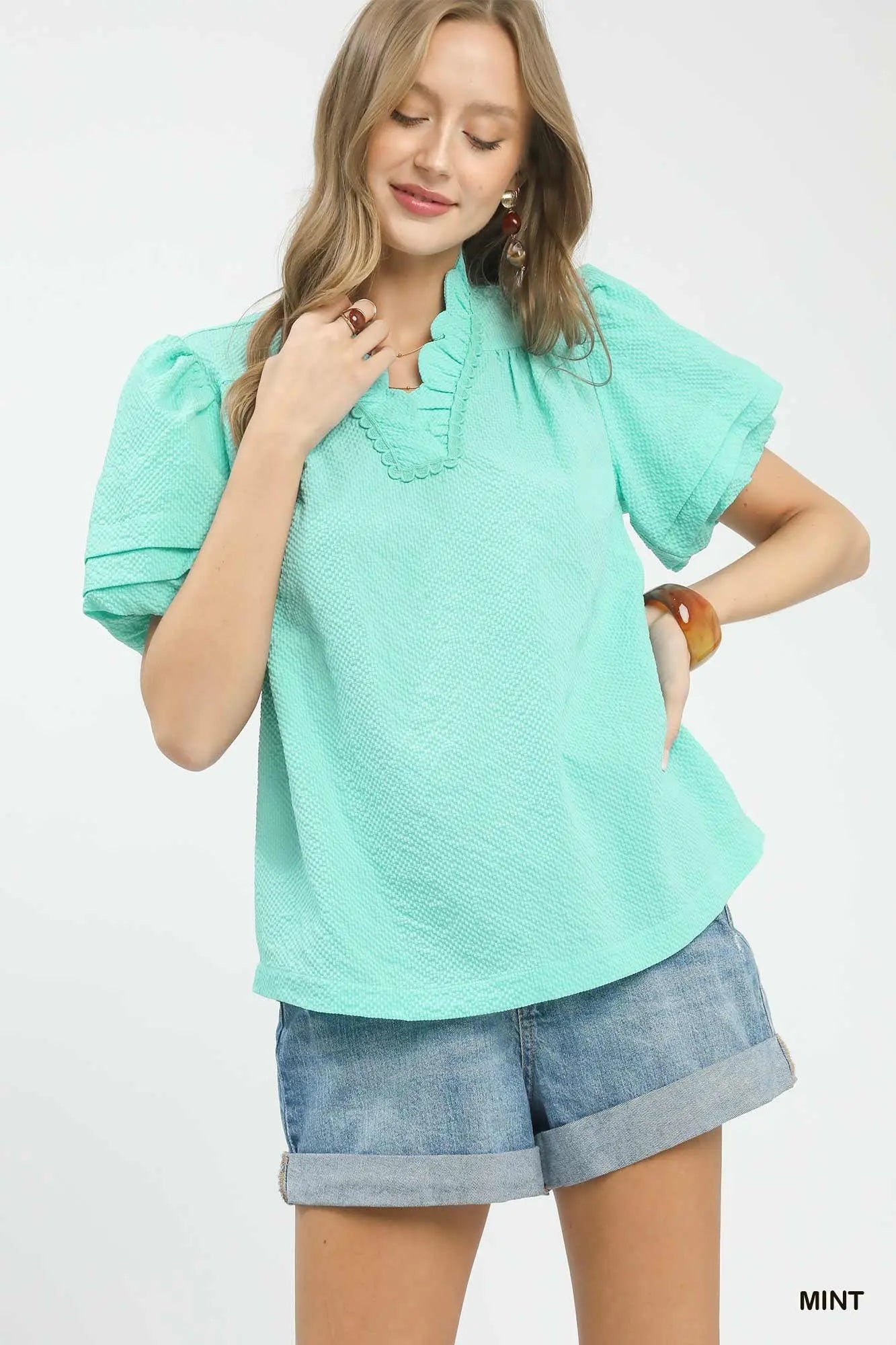 Textured Scallop Trim Puff Sleeve Blouse